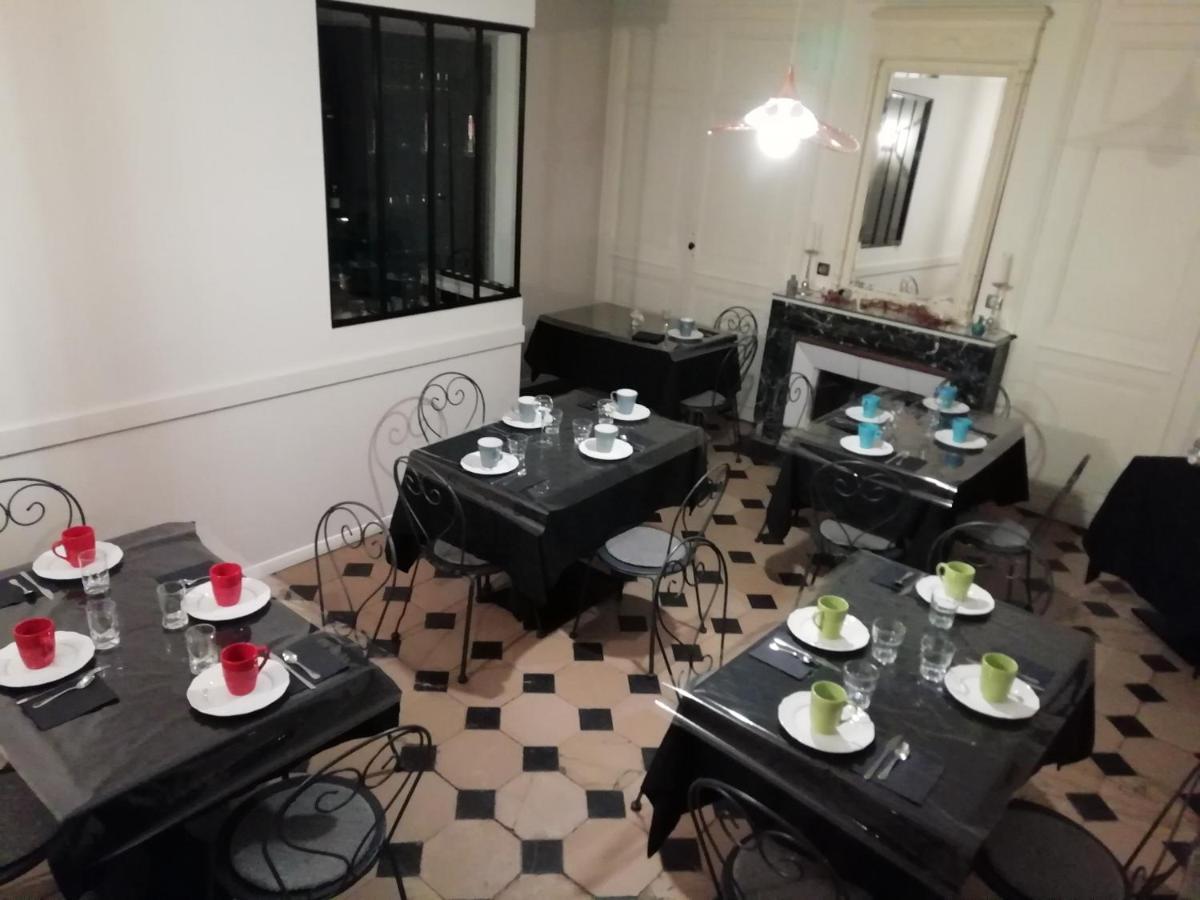 Chambres Et Table L' Echappee Bouvesse-Quirieu Luaran gambar