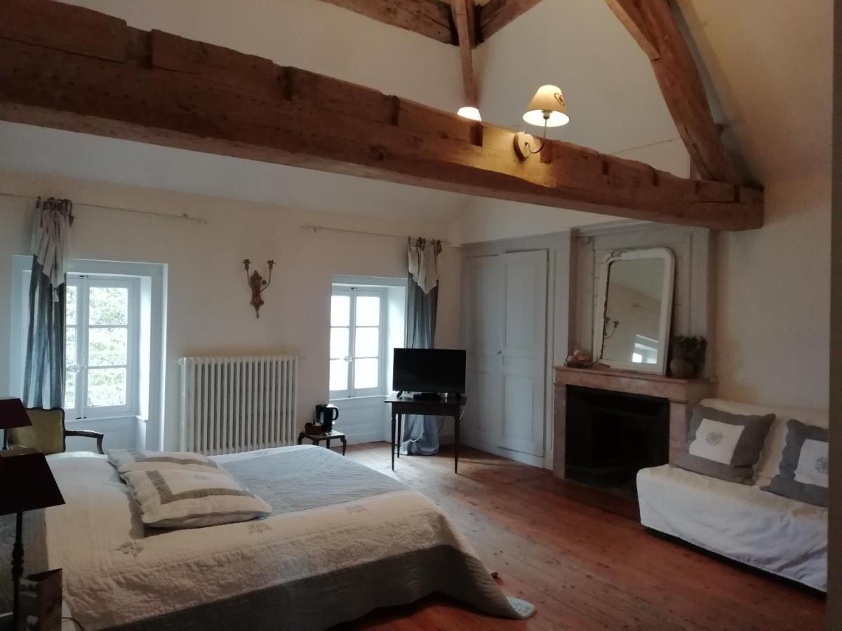 Chambres Et Table L' Echappee Bouvesse-Quirieu Luaran gambar