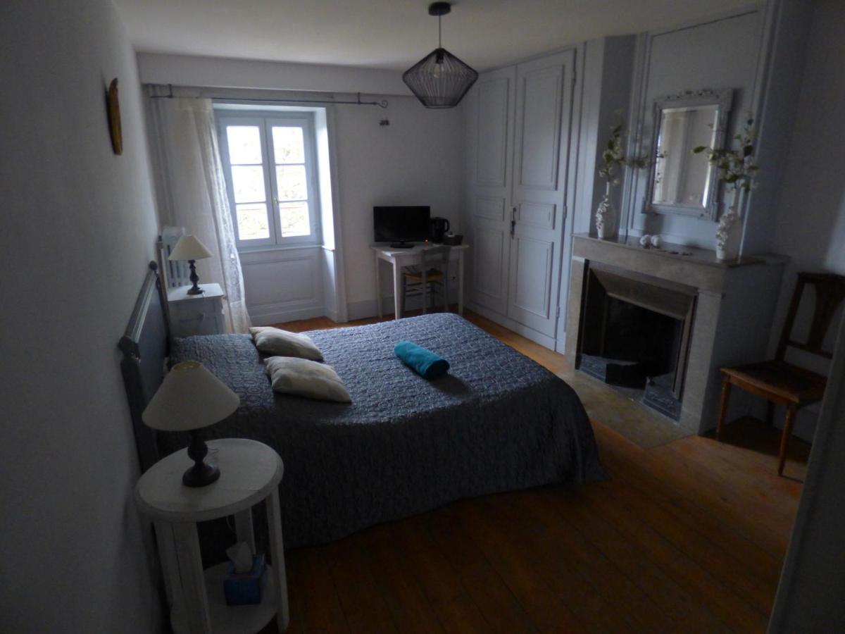 Chambres Et Table L' Echappee Bouvesse-Quirieu Luaran gambar