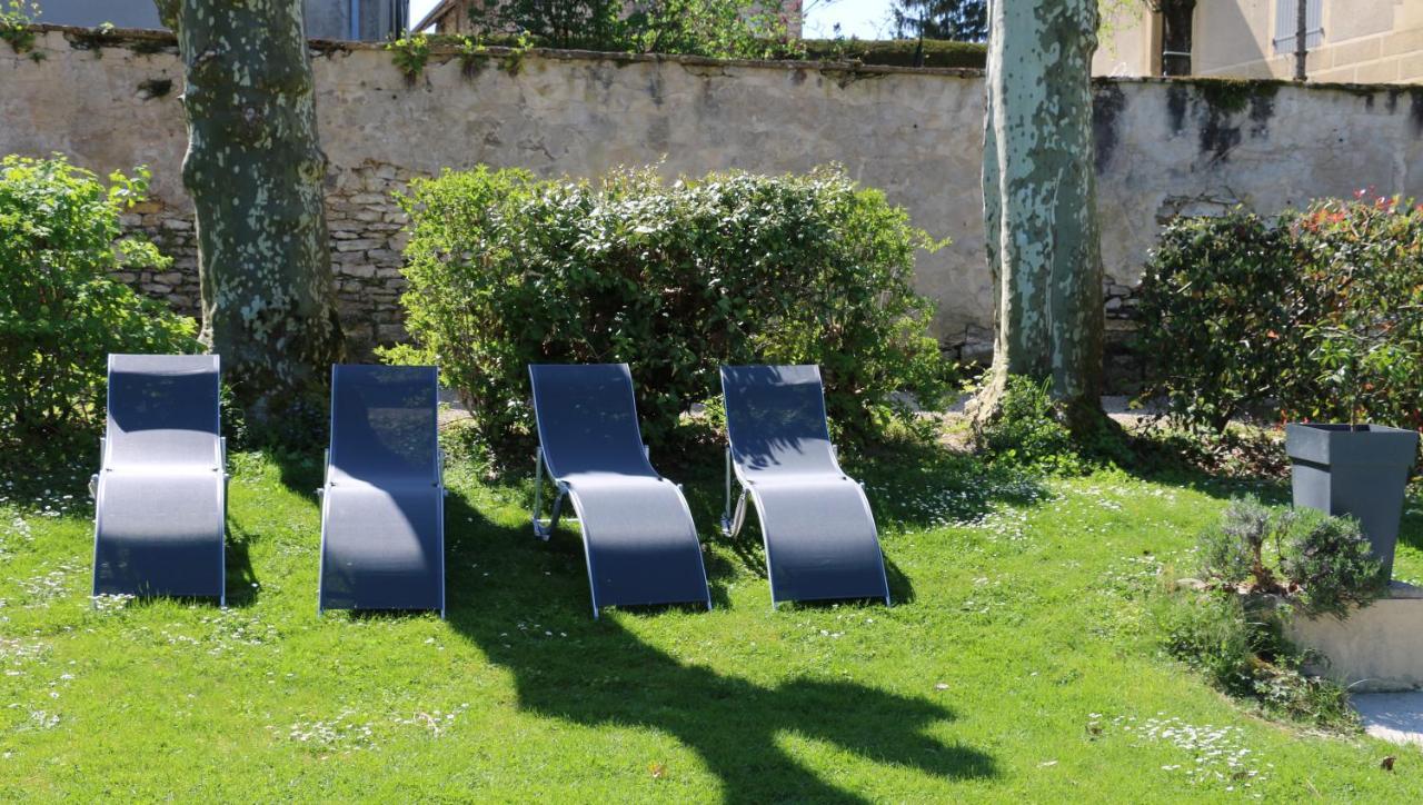 Chambres Et Table L' Echappee Bouvesse-Quirieu Luaran gambar
