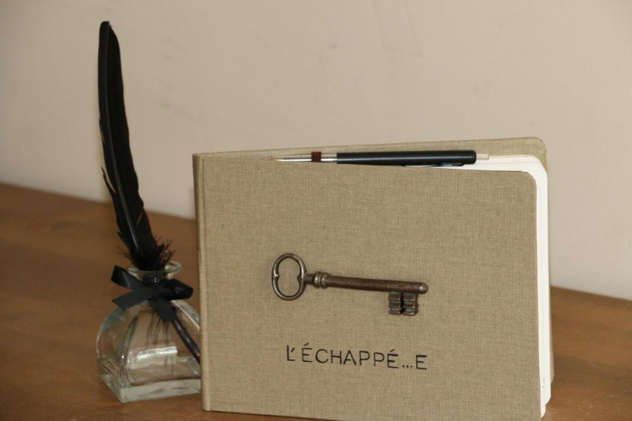 Chambres Et Table L' Echappee Bouvesse-Quirieu Luaran gambar