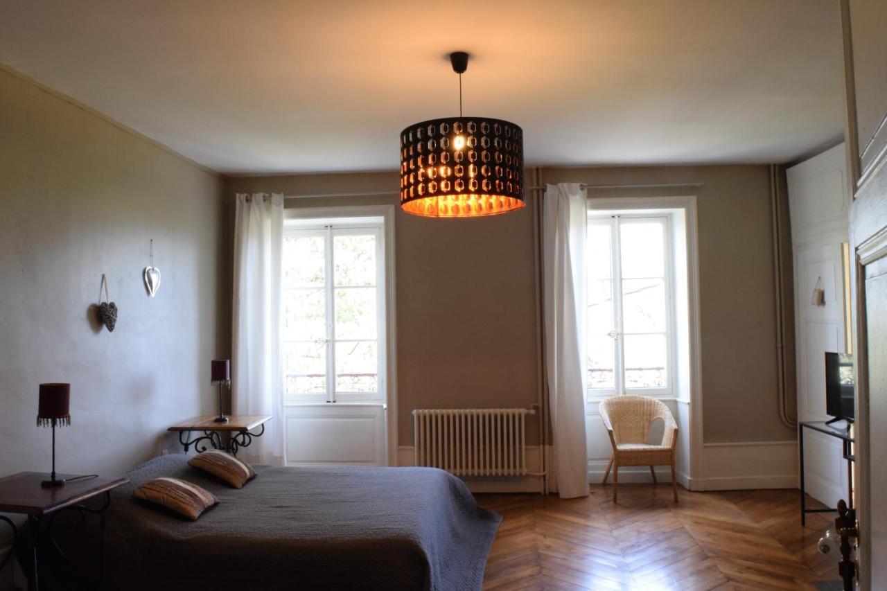 Chambres Et Table L' Echappee Bouvesse-Quirieu Luaran gambar