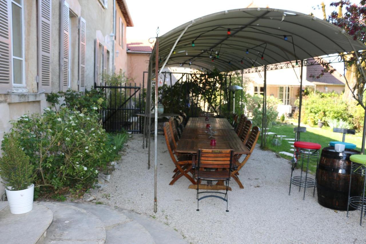 Chambres Et Table L' Echappee Bouvesse-Quirieu Luaran gambar