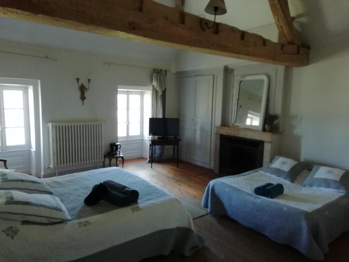 Chambres Et Table L' Echappee Bouvesse-Quirieu Luaran gambar